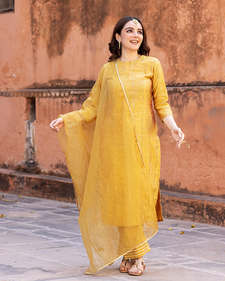 Claudia Black Enamel Gold