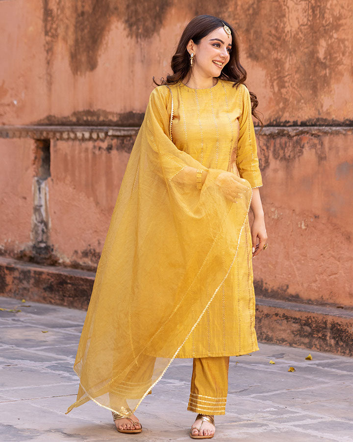 Claudia Black Enamel Gold