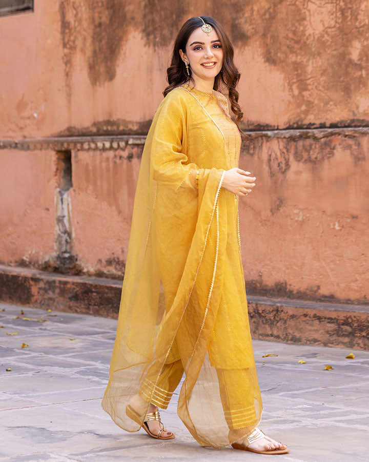 Claudia Black Enamel Gold