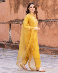 Claudia Black Enamel Gold