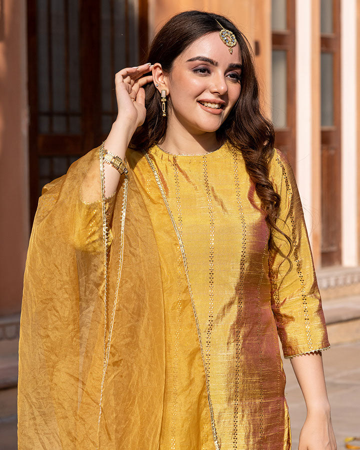 Claudia Black Enamel Gold